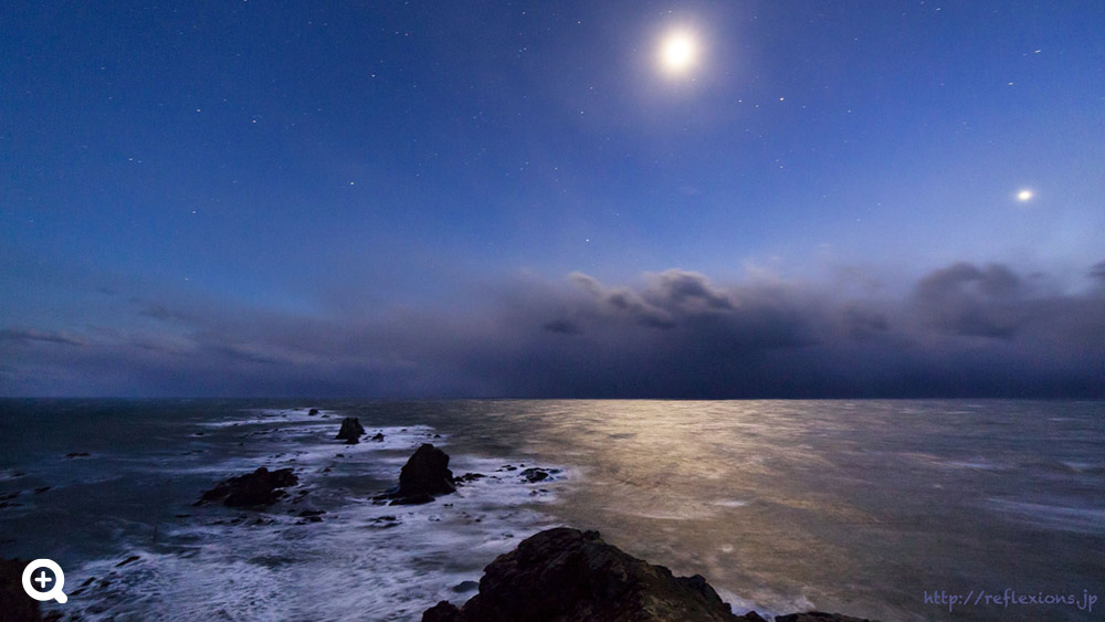 襟裳岬の月と金星。激しい風と波音、潮風が口の中まで入りまさに五感総動員。|
15mm F2.8 6秒 ISO3200