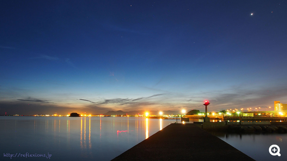 博多湾の明けの明星とおうし座のアルデバラン（右上）|
換算24mm(M4/3) F5 25秒　ISO200