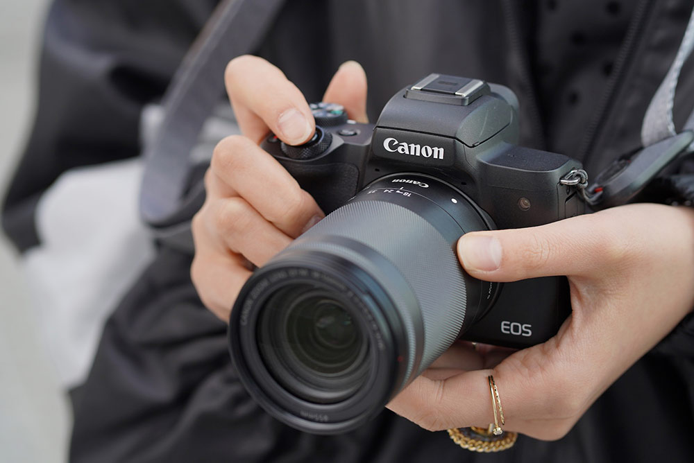 期間限定お得なセット Canon EOS KISS M Wレンズキット のレンズのみ デジタルカメラ