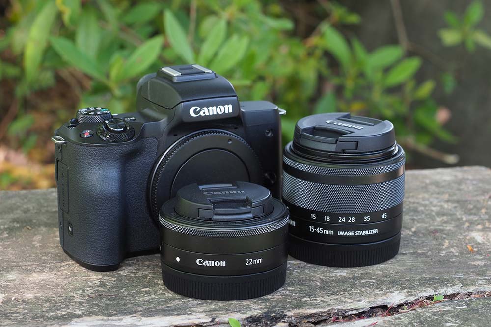 Canon EOS Kiss M ダブルレンズキット ブラック