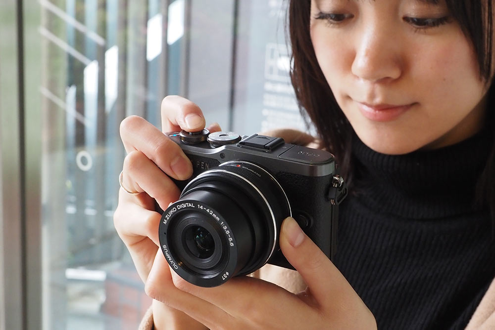 レビュー】はじめてでも安心のPL10とカメラ好きのためのE-M5 Mark III